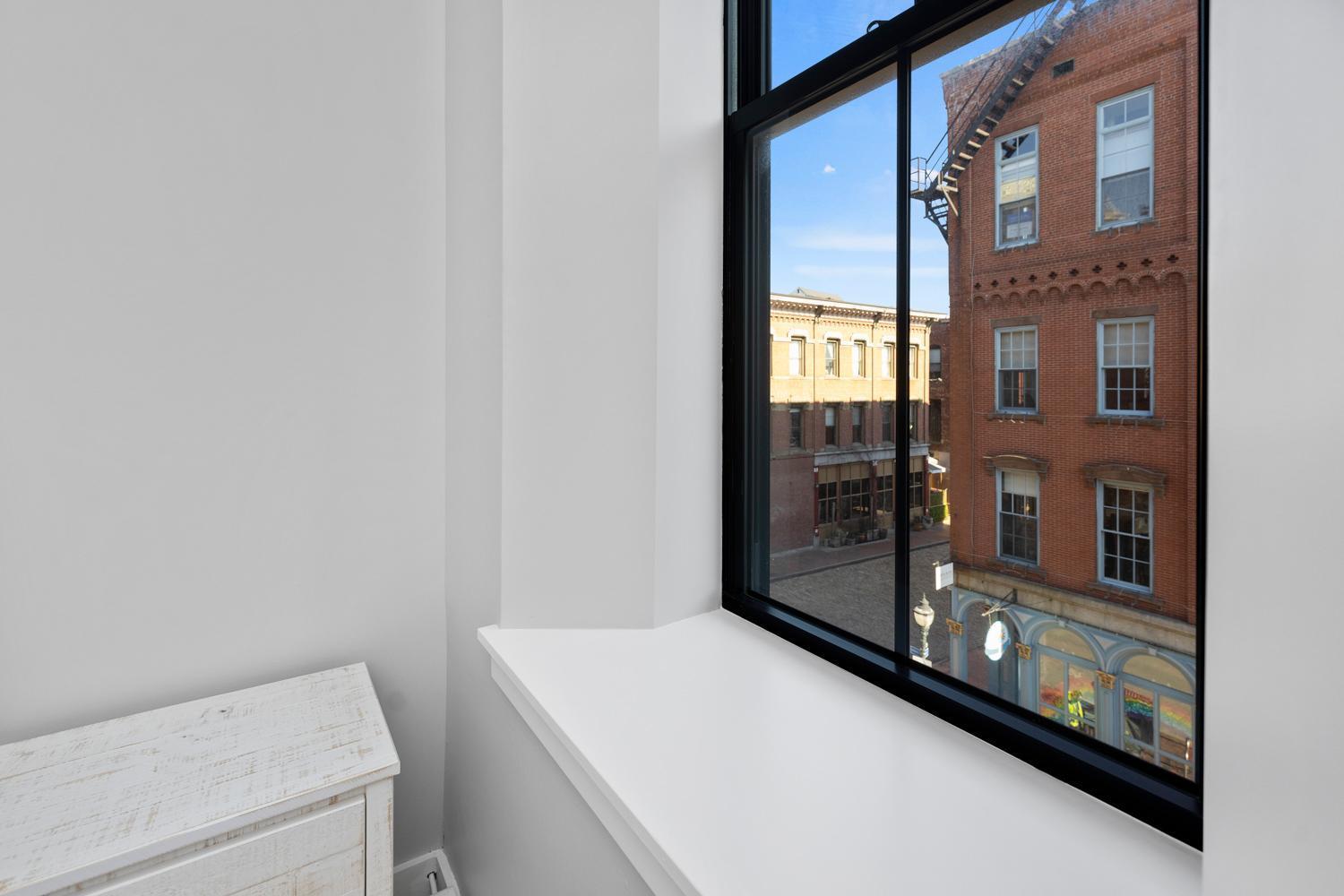 Modern Remodeled Loft In Portlands Iconic Old Port Appartement Buitenkant foto